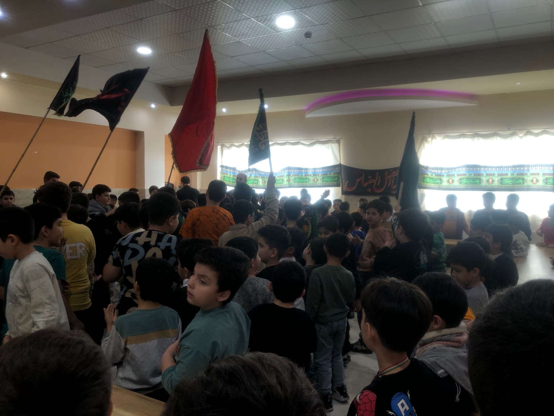 ۱آذر به مناسبت شهادت حضرت فاطمه زهرا مراسم عزاداری برگزار شد .